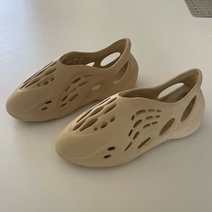 Yeezy Comfort Foam Runner